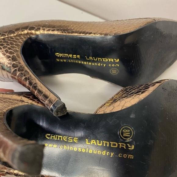 Chinese Laundry Gold Snake Skin Closed Toe Stilleto Heels Size 8 - Picture 9 of 14